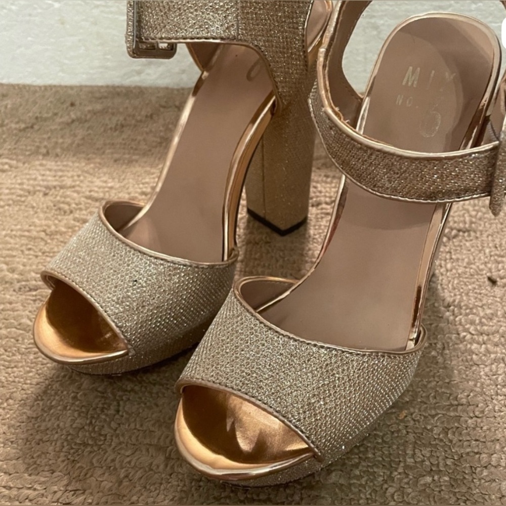 Mix No. 6 Beautiful Gold Sparkle Platform Heels